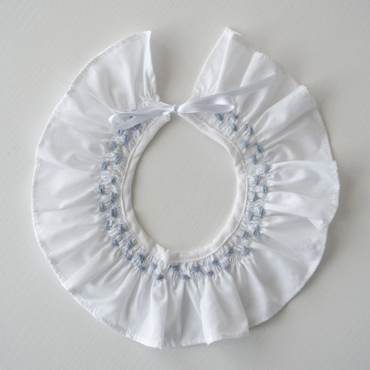 Cuello Bordado Azul Empolvado